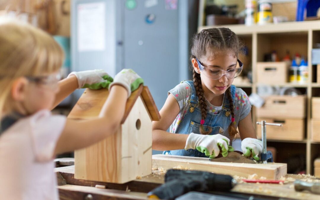 Crafting with Kids: Educational Projects for Fun and Learning